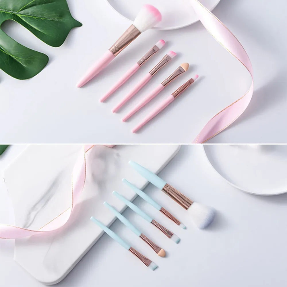 Soft Portable Cosmetic Beauty Tool – Makeup Brush