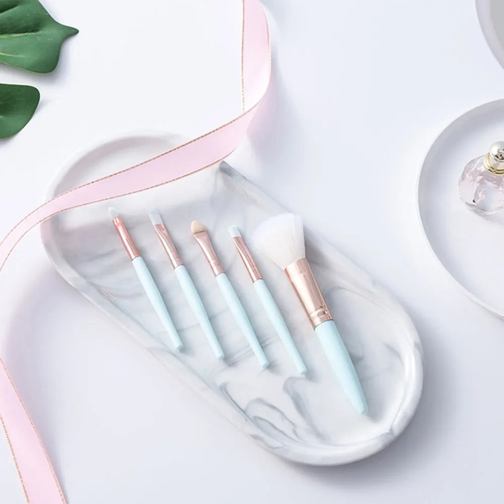 Soft Portable Cosmetic Beauty Tool – Makeup Brush